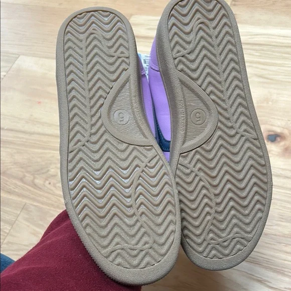 NWT kids Purple and navy Sneakers - Picture 4 of 4